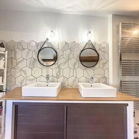 Charme & Cosy A מלון Vourles
